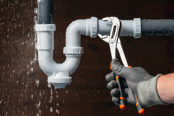 Professional Gas Line Repair technician working in Massapequa Park, NY